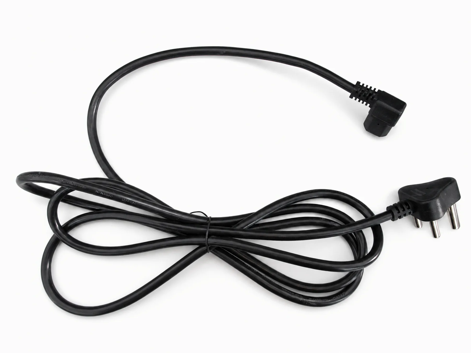 Zwart snoer met stekker voor de Indiase markt en haakse C13-apparatuurconnector.